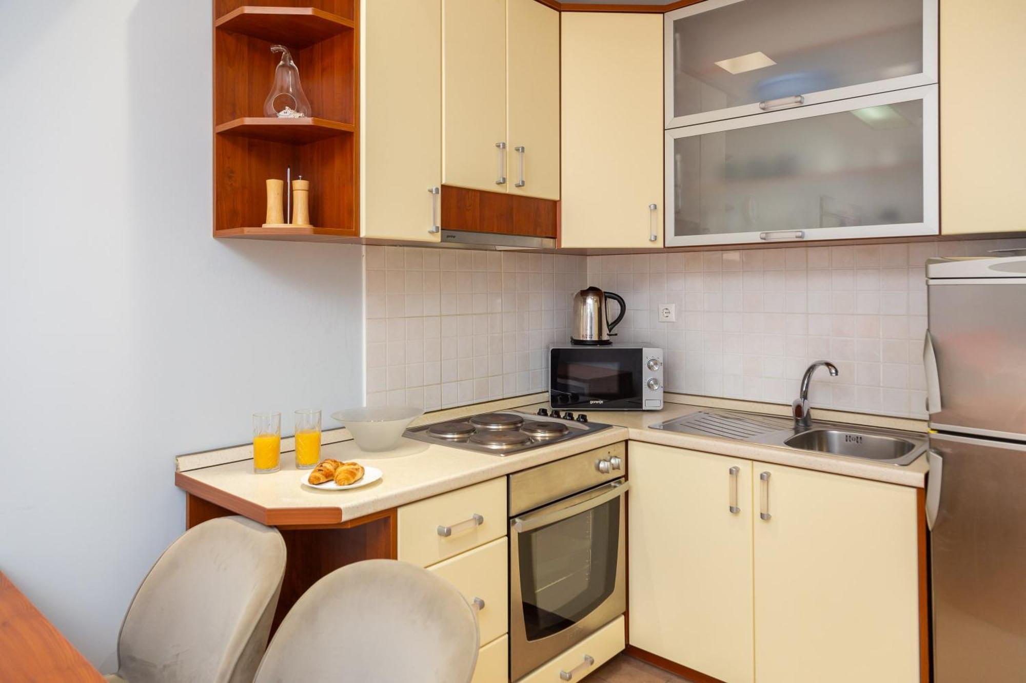 Brkic Apartments With Private Parking Makarska Exterior foto