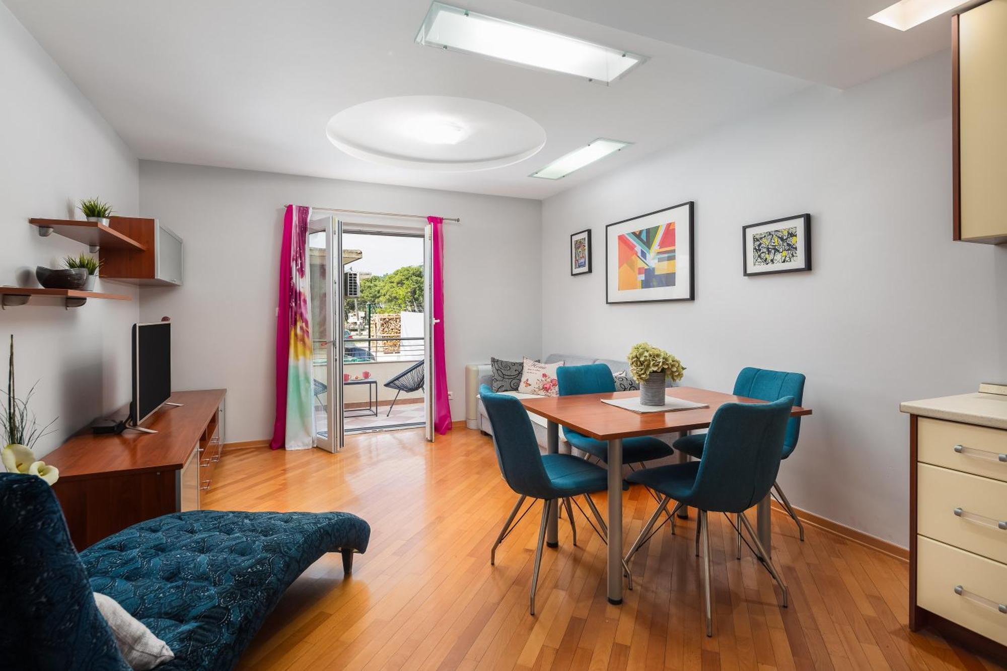 Brkic Apartments With Private Parking Makarska Quarto foto