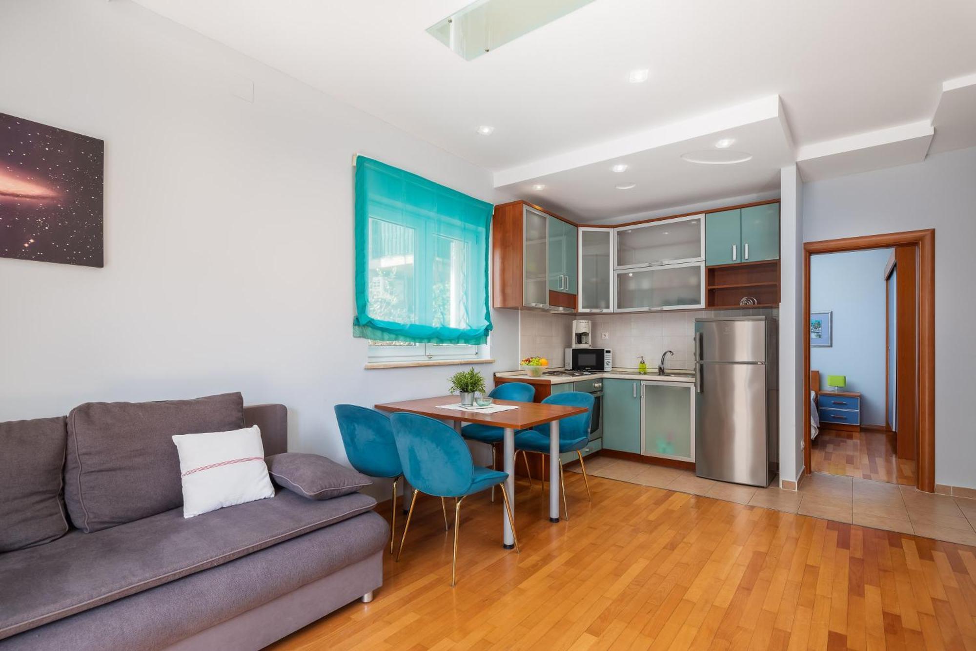 Brkic Apartments With Private Parking Makarska Quarto foto