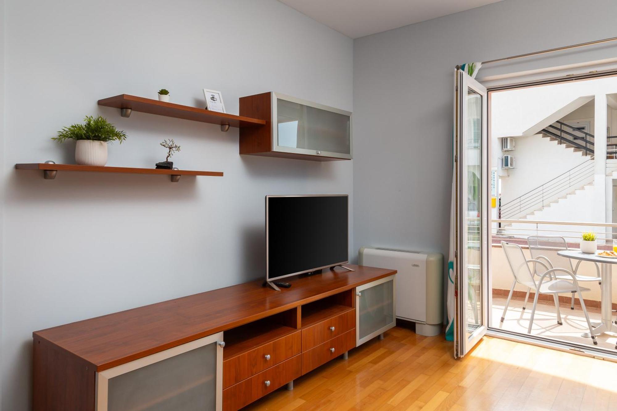 Brkic Apartments With Private Parking Makarska Quarto foto
